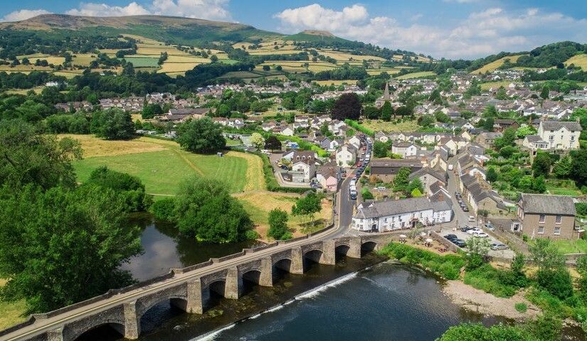 Lettera di Tolkien, Crickhowell vince l’asta e fa un appello
